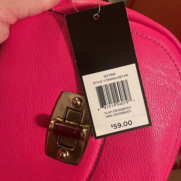 Small Saddle Bag in Magenta - Picture 5 of 5